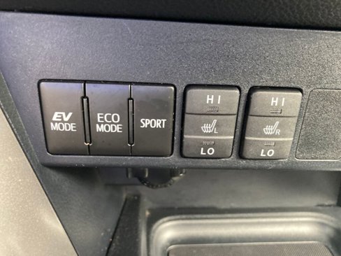 Used 2018 Toyota RAV4 Limited image 32