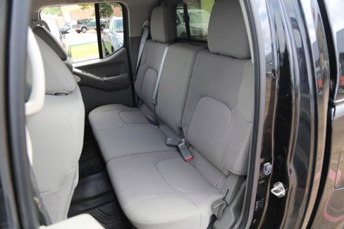 Used 2020 Nissan Frontier SV w/ Midnight Edition Floor Mats image 17