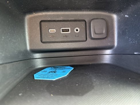 Used 2021 Chevrolet Equinox LS w/ LS Convenience Package image 28