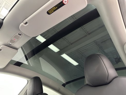 Used 2023 Tesla Model Y Long Range image 36
