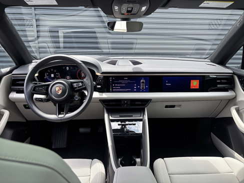 Certified 2024 Porsche Macan 4 Electric image 13
