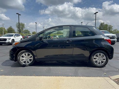 Used 2013 Toyota Yaris L image 4