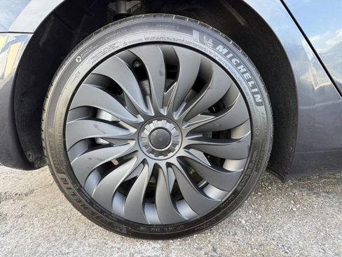 Used 2025 Tesla Model 3 Long Range image 33