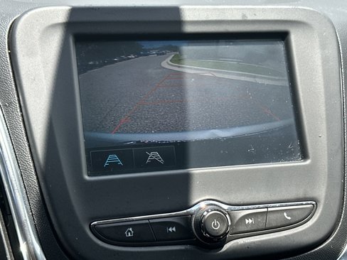 Used 2018 Chevrolet Equinox LT image 24