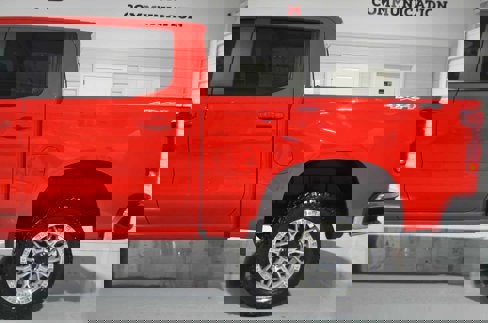 Used 2025 Chevrolet Silverado 1500 LT image 6