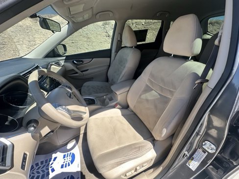 Used 2014 Nissan Rogue SV image 18