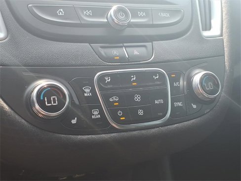 Used 2022 Chevrolet Malibu LT image 9