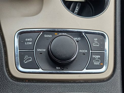 Used 2014 Jeep Grand Cherokee Limited image 24