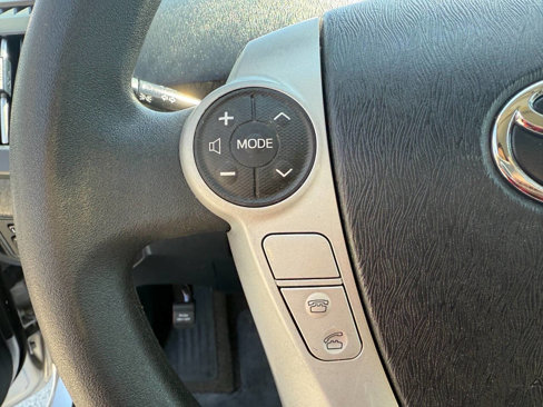 Used 2014 Toyota Prius Five image 18
