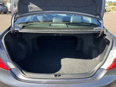 Used 2014 Toyota Camry L image 9