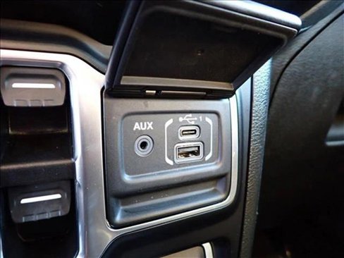 Used 2021 Jeep Wrangler Unlimited Sahara w/ Cold Weather Group image 17