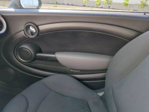 Used 2010 MINI Cooper Convertible image 25