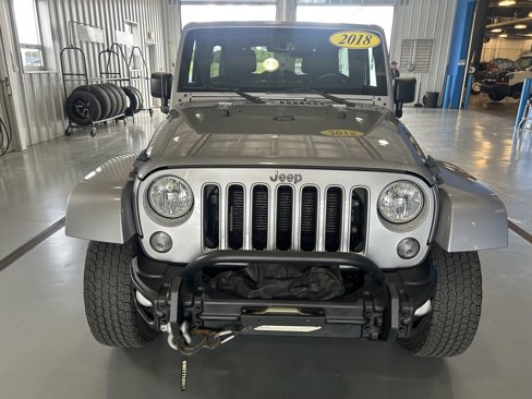 Used 2018 Jeep Wrangler Unlimited Sahara image 2