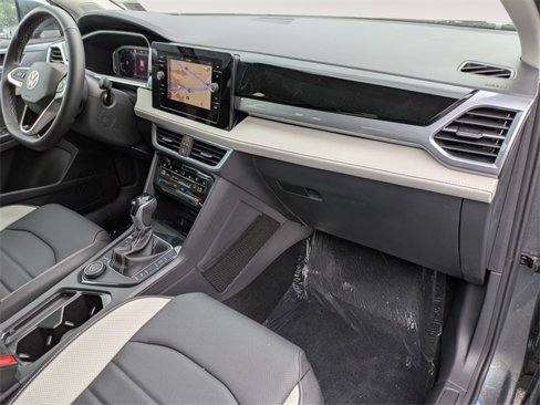 New 2025 Volkswagen Taos SEL image 31