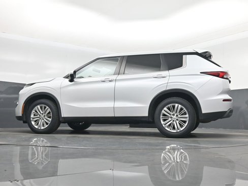 Used 2022 Mitsubishi Outlander ES image 34