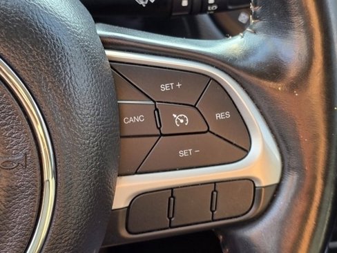 Used 2020 Jeep Compass Latitude w/ Cold Weather Group image 15