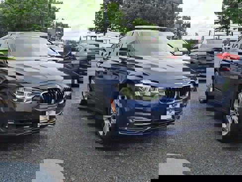 Used 2017 BMW 330i xDrive Sedan image 3
