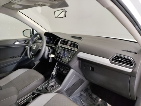 Used 2020 Volkswagen Tiguan S image 31