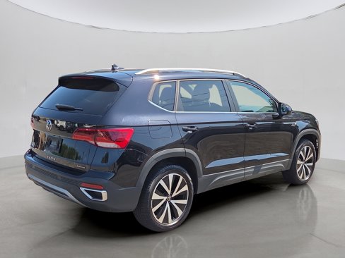 Used 2022 Volkswagen Taos SE image 3