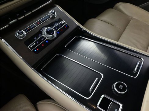 Used 2020 Lincoln Aviator Reserve w/ Equipment Group 202A image 9