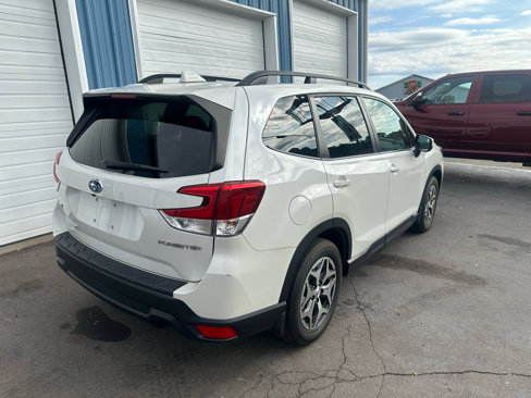 Used 2018 Subaru Forester 2.5i Premium w/ All-Weather Package image 5