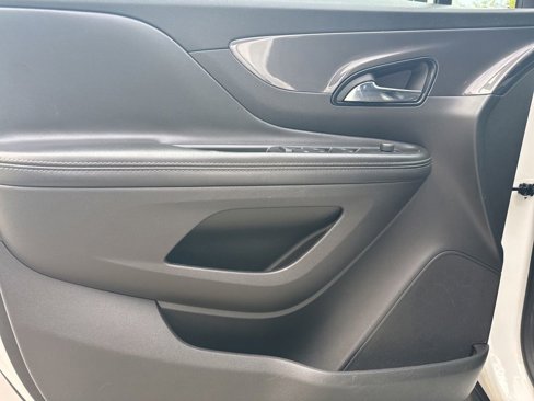 Used 2021 Buick Encore Preferred w/ Safety Package image 11
