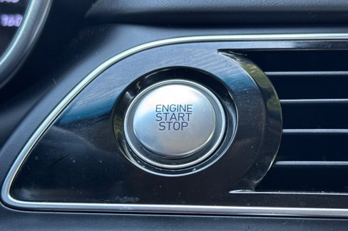 Used 2019 Genesis G70 2.0T Advanced image 24