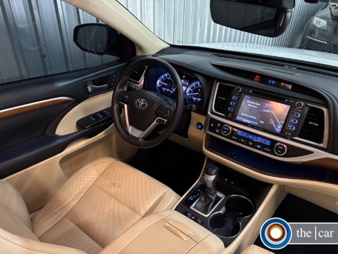 Used 2018 Toyota Highlander Limited Platinum image 9