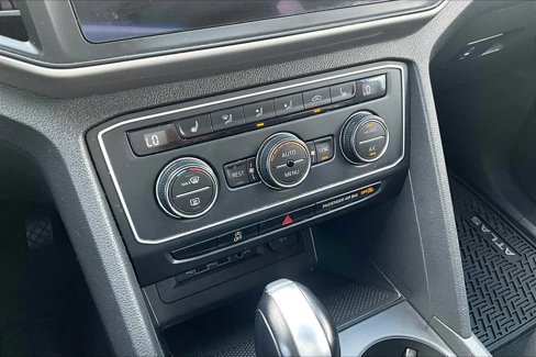 Used 2021 Volkswagen Atlas SE image 33