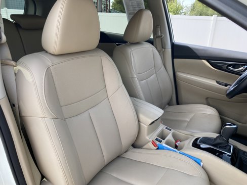 Used 2019 Nissan Rogue SL w/ Premium Package image 21