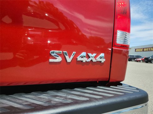 Used 2015 Nissan Titan SV image 13