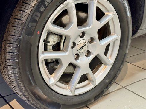 Used 2023 Jeep Renegade Latitude image 17