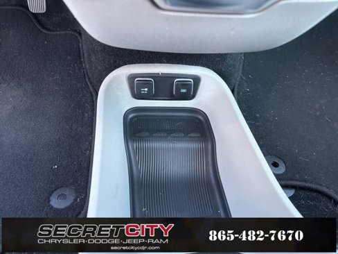 Used 2017 Chrysler Pacifica Touring-L image 25
