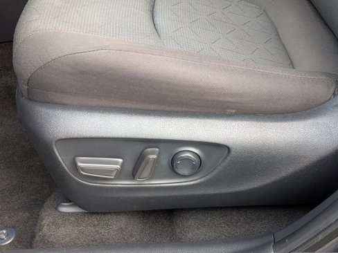Used 2021 Toyota RAV4 XLE image 15