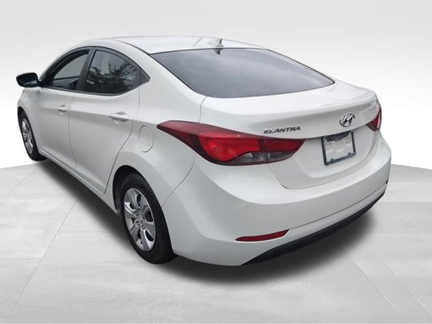 Used 2016 Hyundai Elantra SE image 4
