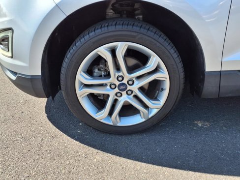 Used 2018 Ford Edge Titanium image 22