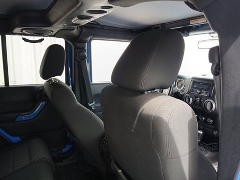 Used 2012 Jeep Wrangler Unlimited Sport image 27