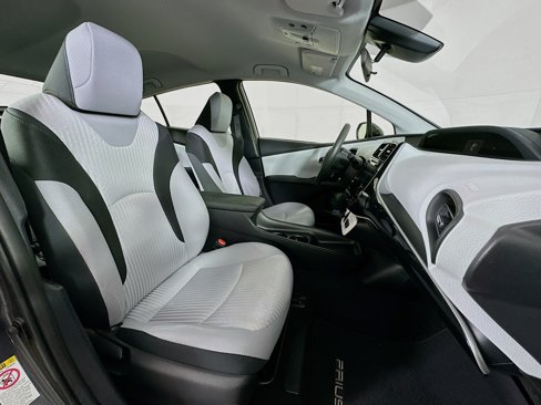 Used 2017 Toyota Prius Two image 29