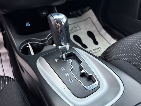 Used 2020 Dodge Journey SE image 25