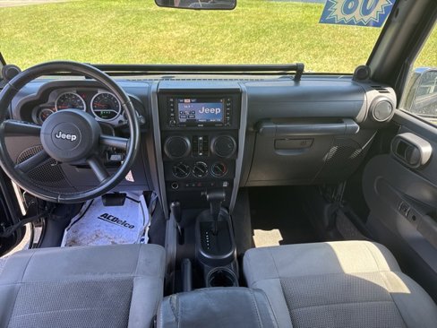 Used 2008 Jeep Wrangler Unlimited Rubicon w/ Dual Top Group image 18