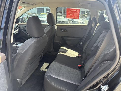 Used 2021 Nissan Rogue SV image 17