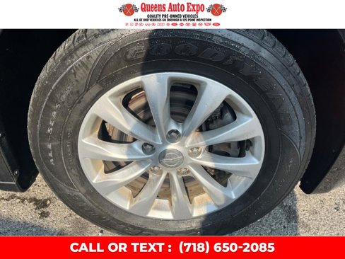 Used 2019 Chrysler Pacifica Touring-L image 19