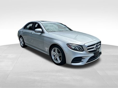 Used 2017 Mercedes-Benz E 300 4MATIC image 9
