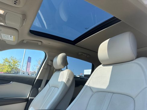 Used 2019 Lincoln Nautilus Reserve image 32