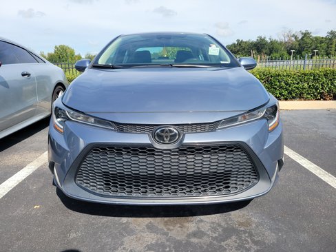 Used 2022 Toyota Corolla LE image 2
