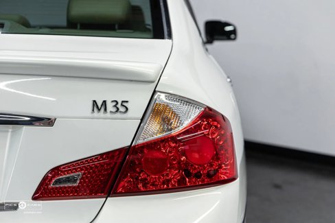 Used 2010 INFINITI M35 w/ Technology Pkg image 13