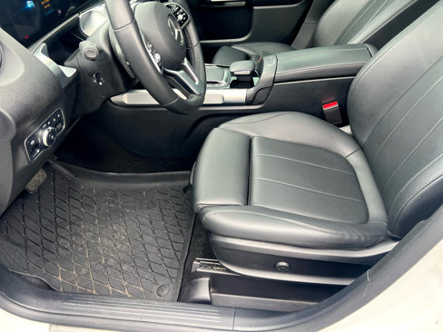 Used 2022 Mercedes-Benz GLB 250 4MATIC image 10