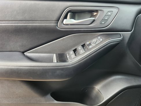 Used 2024 Nissan Rogue SL w/ SL Premium Package image 19
