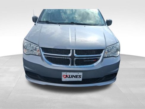 Used 2019 Dodge Grand Caravan SE w/ UConnect Hands-Free Group image 5