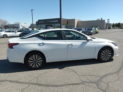 New 2024 Nissan Altima 2.5 SV w/ SV Premium Package image 8